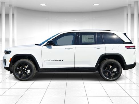 New 2025 Jeep Grand Cherokee Limited image 6