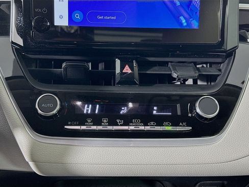 Used 2025 Toyota Corolla LE image 23