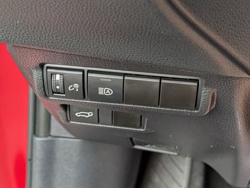 Used 2024 Toyota Corolla Cross XLE w/ Convenience Package FWD image 23