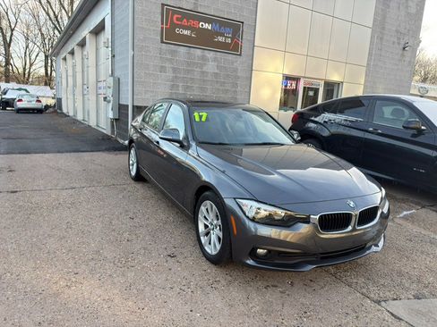 Used 2017 BMW 320i xDrive Sedan image 1