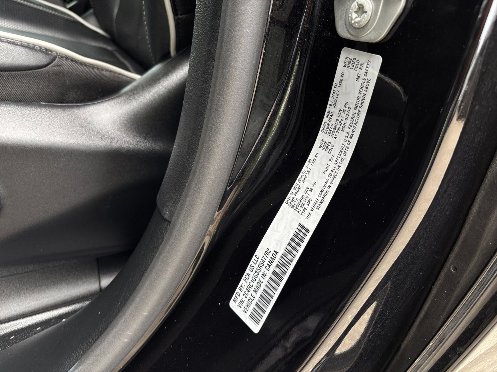 Used 2025 Chrysler Pacifica Limited FWD image 33