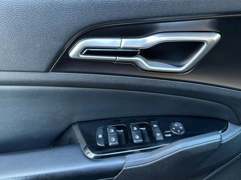 Used 2023 Kia Sportage EX image 12