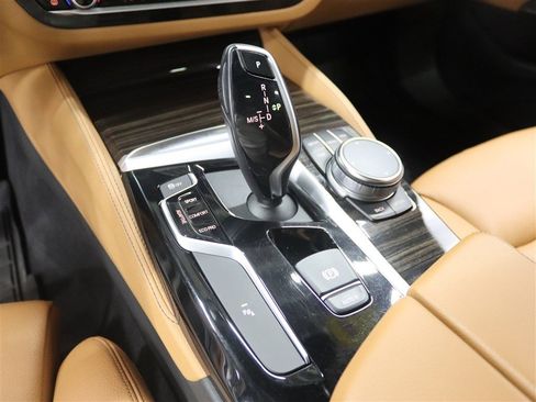 Used 2019 BMW M550i xDrive image 37