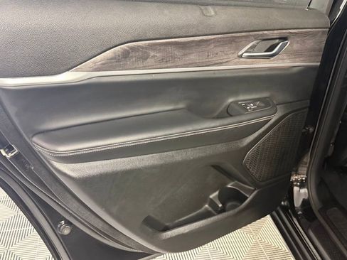 Used 2024 Jeep Grand Cherokee L Limited w/ Luxury Tech Group II image 26