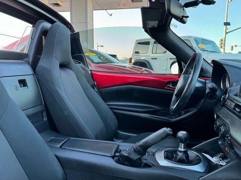Used 2017 MAZDA MX-5 Miata RF Club image 28