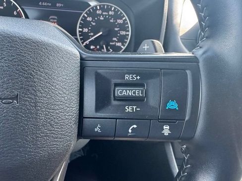 Used 2025 Nissan Rogue SV AWD/4WD image 22