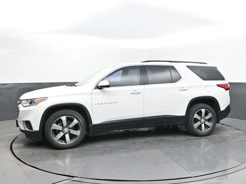Used 2019 Chevrolet Traverse LT w/ LT Premium Package image 2