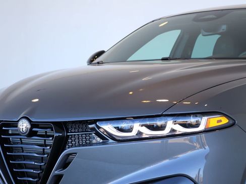 New 2026 Alfa Romeo Tonale Base w/ Black Premium Package image 11