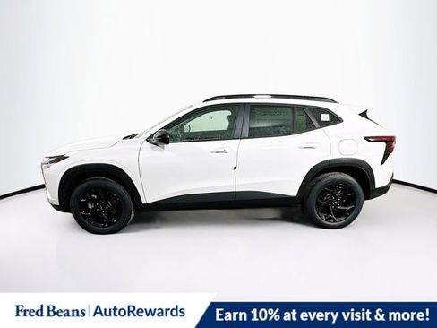 New 2026 Chevrolet Trax LT w/ Sunroof Package image 3