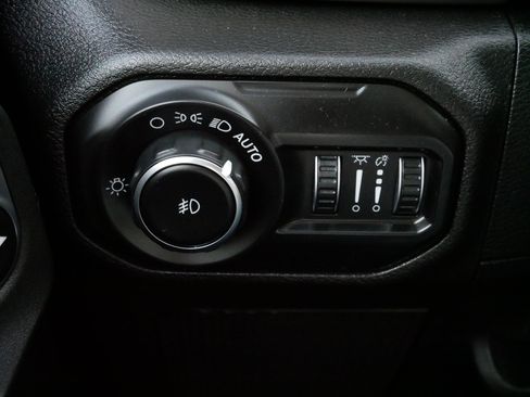 Used 2021 Jeep Wrangler Sport S image 27