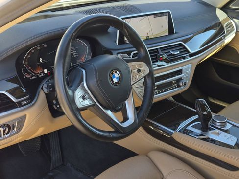 Certified 2022 BMW 740i xDrive image 28