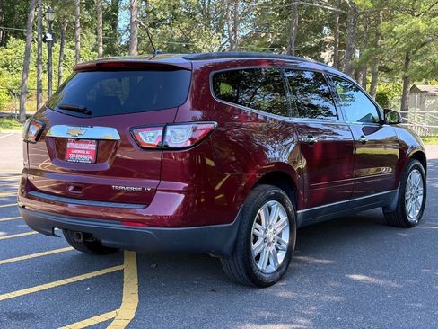 Used 2015 Chevrolet Traverse LT w/ Style and Technology Package image 6