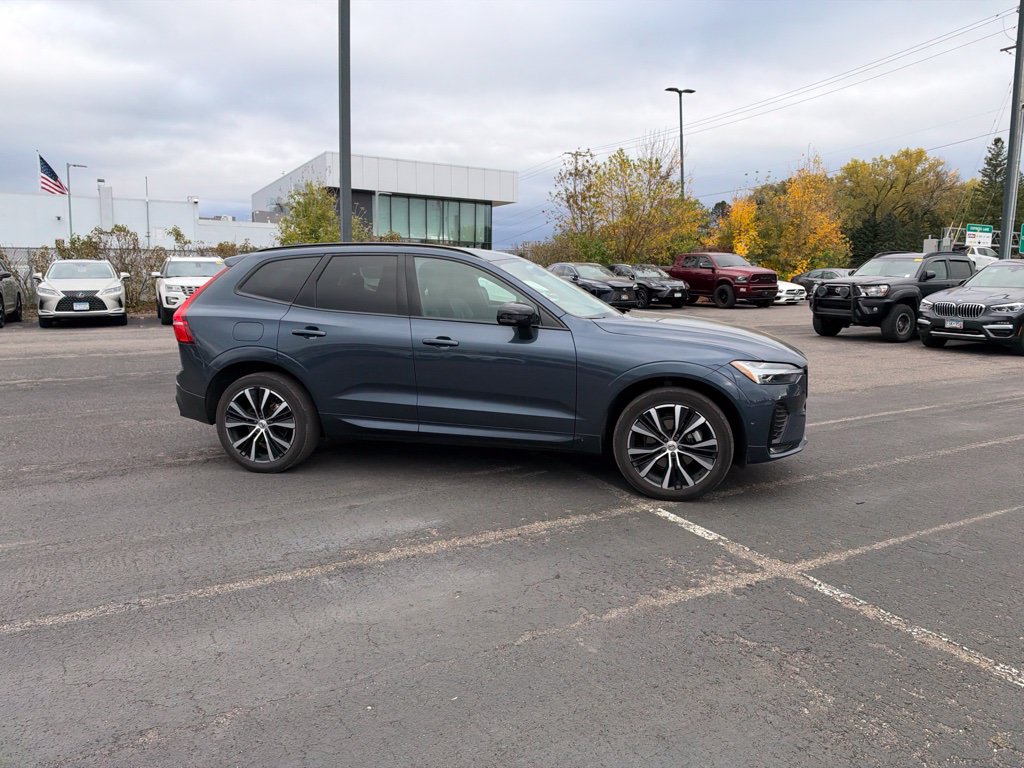 Used 2024 Volvo XC60 B5 Plus w/ Protection Package Premier AWD/4WD image 11