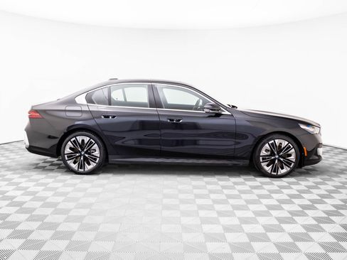 Certified 2025 BMW 540i xDrive image 6