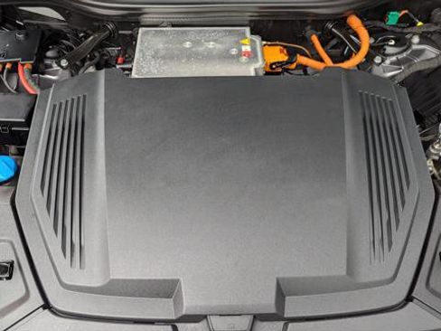 Used 2021 Audi e-tron Premium w/ Convenience Plus Package image 23