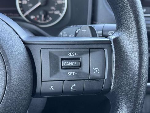 Used 2024 Nissan Rogue S FWD image 22