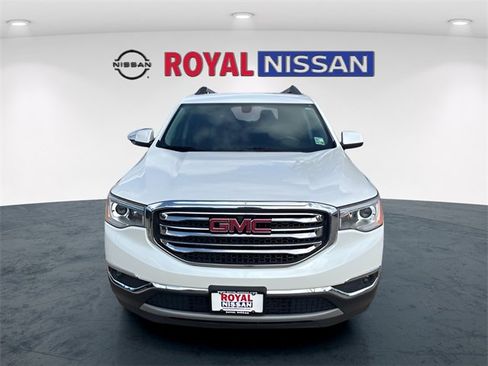 Used 2019 GMC Acadia SLT image 2