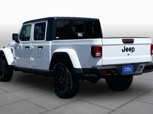 Used 2023 Jeep Gladiator Sport AWD/4WD image 12