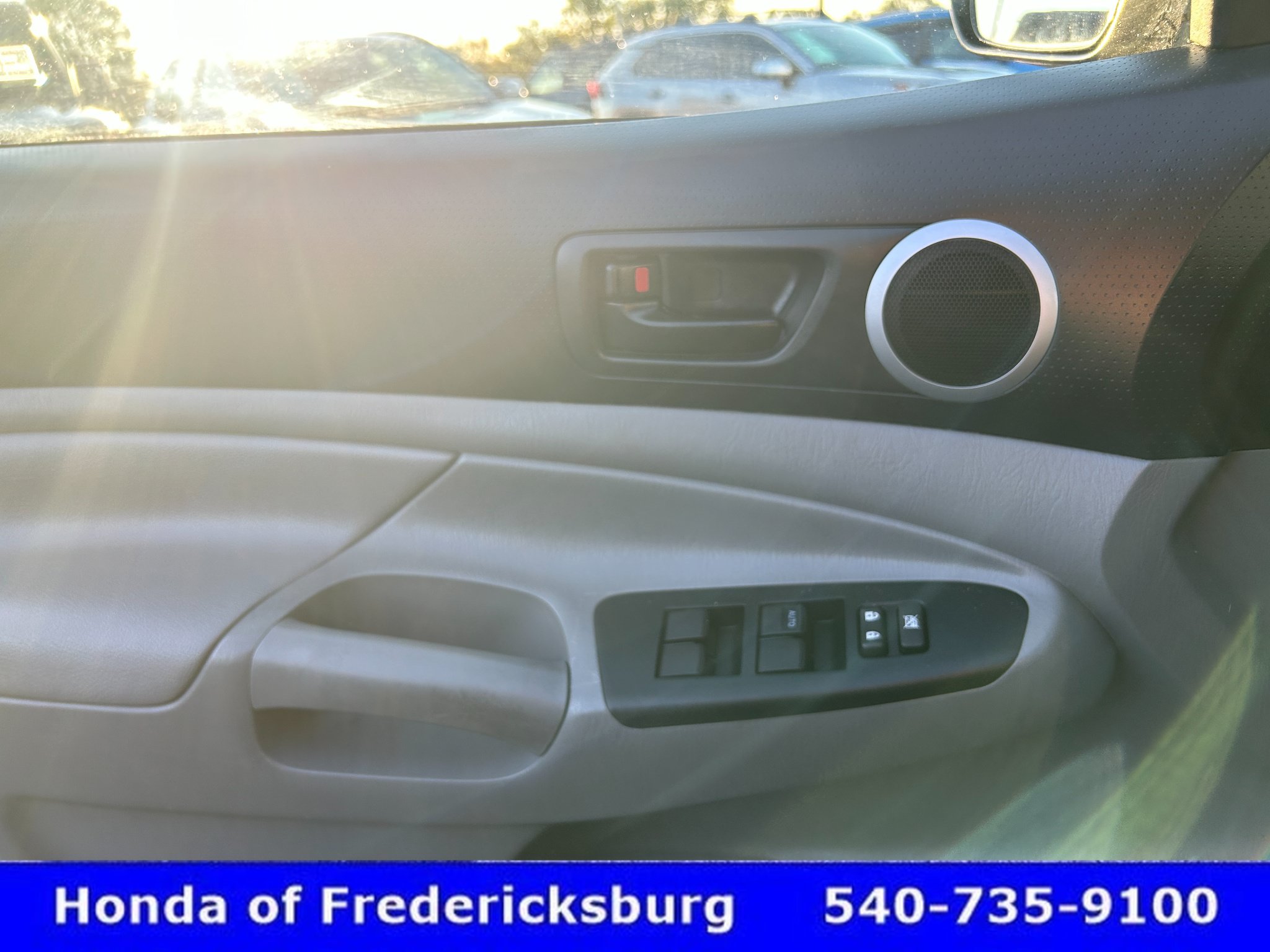 Used 2015 Toyota Tacoma 4x4 Double Cab w/ SR5 Package image 26