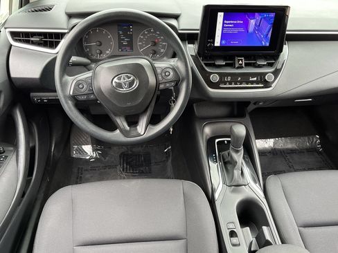 Used 2025 Toyota Corolla LE FWD image 10