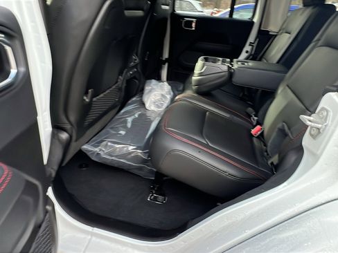 New 2026 Jeep Wrangler Unlimited Rubicon image 19