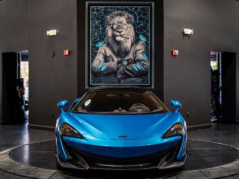 Used 2020 McLaren 600LT Spider RWD image 34