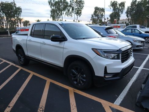 Certified 2023 Honda Ridgeline Sport image 2