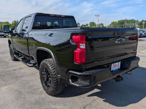 Used 2022 Chevrolet Silverado 2500 LTZ w/ LTZ Plus Package AWD/4WD image 7