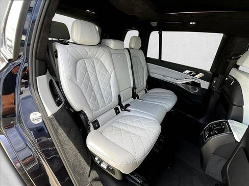 Used 2024 BMW X7 xDrive40i w/ M Sport Package AWD/4WD image 29