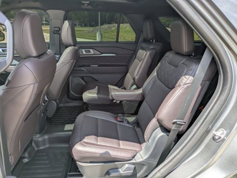 Used 2025 Ford Explorer Platinum w/ Ultimate Package AWD/4WD image 11