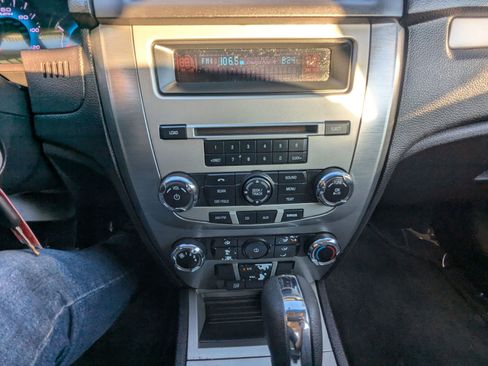 Used 2011 Ford Fusion SE w/ 201A Rapid Spec Order Code image 16