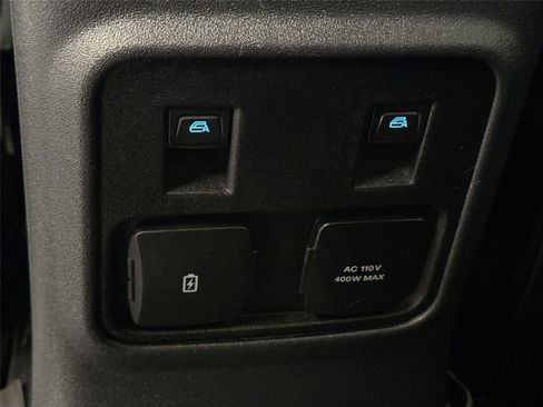 Used 2024 Ford Bronco Badlands image 37