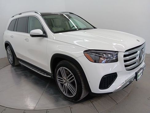 Used 2025 Mercedes-Benz GLS 450 4MATIC image 1