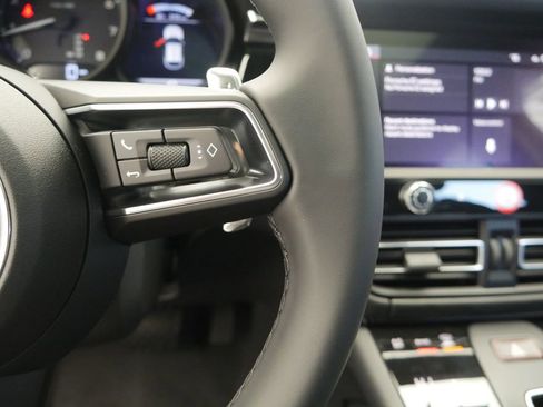 New 2026 Porsche Macan AWD/4WD image 34