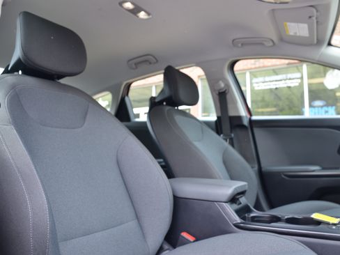 Used 2025 Kia K4 FWD image 25