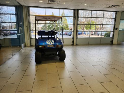 Used 2023 Volkswagen Atlas Cross Sport SE image 37