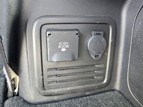 Used 2013 Toyota 4Runner Limited AWD/4WD image 19