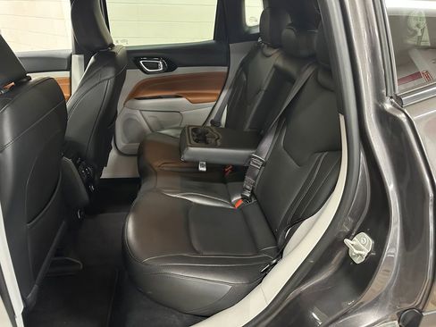 Used 2024 Jeep Compass Limited image 35