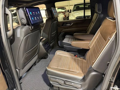 Used 2026 GMC Yukon XL Denali Ultimate AWD/4WD image 4