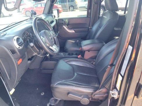 Used 2016 Jeep Wrangler Unlimited Rubicon image 5