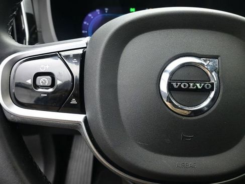 Used 2023 Volvo XC60 B5 Ultimate image 16