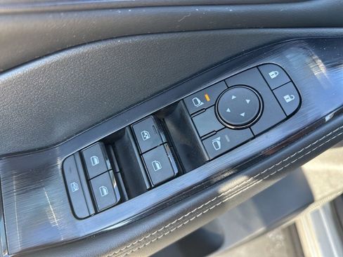 Used 2024 Nissan Rogue SV AWD/4WD image 18