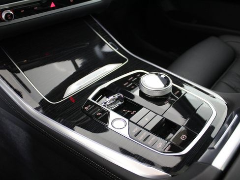 Used 2025 BMW X5 xDrive40i w/ Executive Package image 24