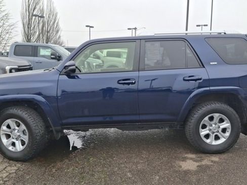Used 2018 Toyota 4Runner SR5 Premium image 8