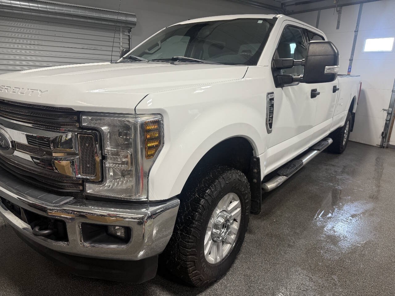 Used 2019 Ford F250 XLT w/ XLT Value Package AWD/4WD image 2