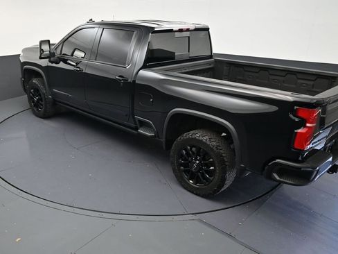 Used 2025 Chevrolet Silverado 2500 High Country w/ High Country Premium Package AWD/4WD image 15
