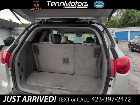 Used 2011 Chevrolet Traverse LT w/ LPO, 'HIT The Road' Package FWD image 16
