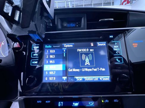 Used 2019 Toyota Corolla LE w/ LE Premium Package w/Moonroof FWD image 26