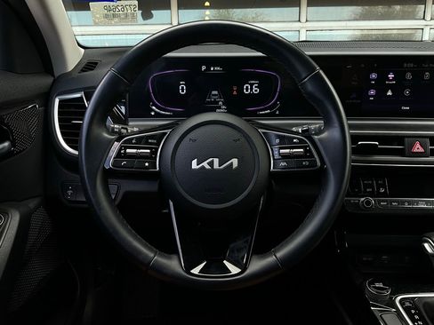 Used 2025 Kia Seltos S image 34
