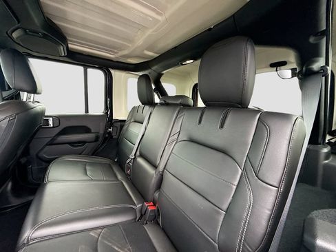 Used 2023 Jeep Wrangler Unlimited Sahara AWD/4WD image 27